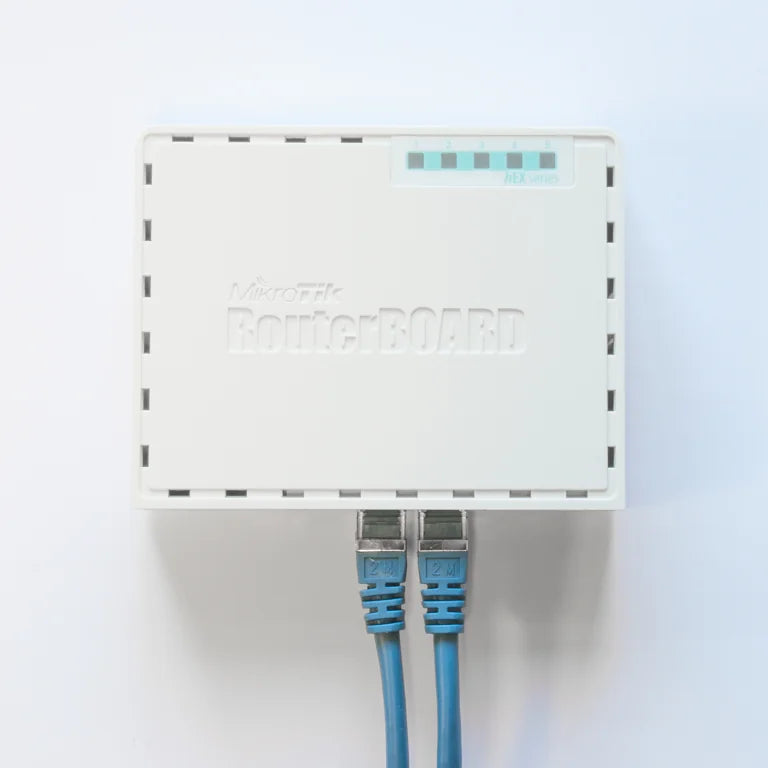 Mikrotik RB750GR3 Router de 4 Puertos Gigabit hEX